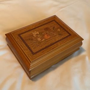 🔴Vintage Wooden Musical Jewelry Box